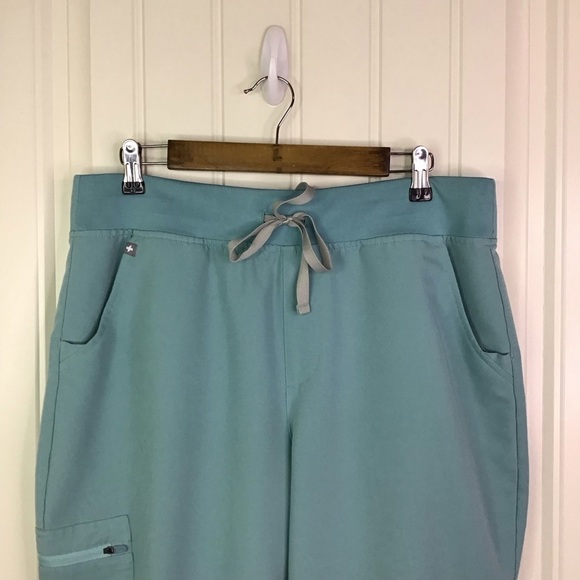 Figs Zamora Jogger Scrub Pants in Limited Edition Light Teal XLarge Petite. - Picture 3 of 8